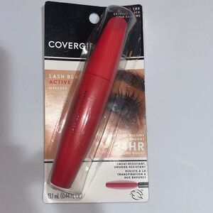 Covergirl Lash Blast Active Waterproof Mascara 785 Extreme Black